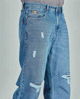 FS062 Distressed Relaxed Fit Blue Jeans